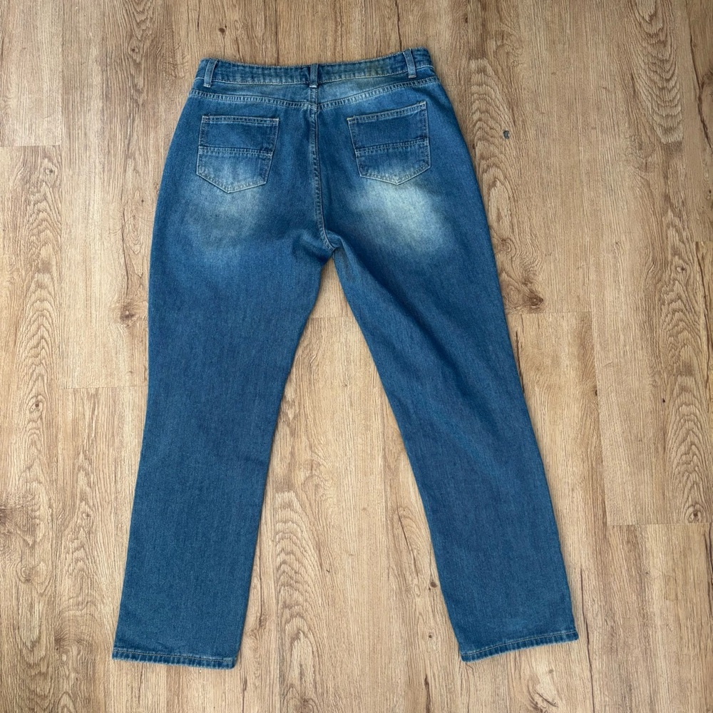 High-Waisted Button-Fly Jeans - Picture 4 of 8